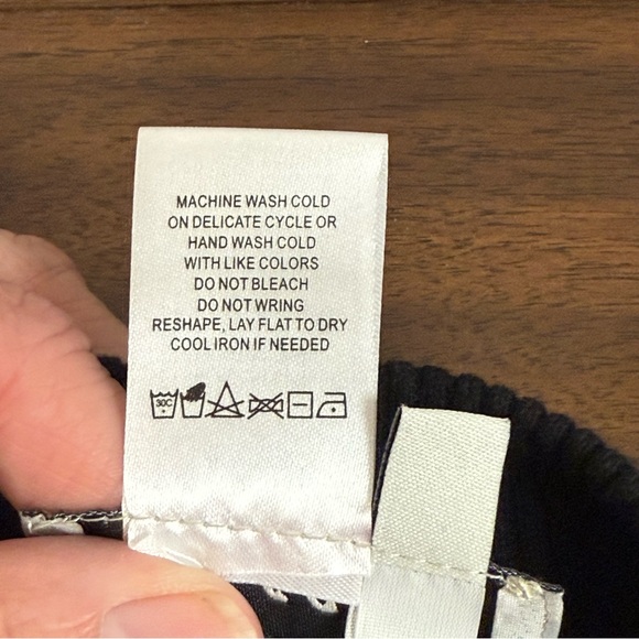 À La Carte Black White Patchwork Sweater M | Houndstooth Leopard Print Knit - Picture 6 of 7